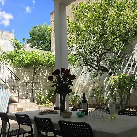 Villa La Pergola Di Amalia Sava Exterior foto